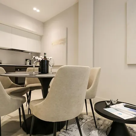 Lejlighed Spacious & Luxurious - Fully Renovated & Equipped 2br - Historical Centre *