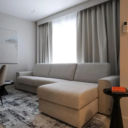 Spacious & Luxurious - Fully Renovated & Equipped 2br - Historical Centre Lejlighed Olbia