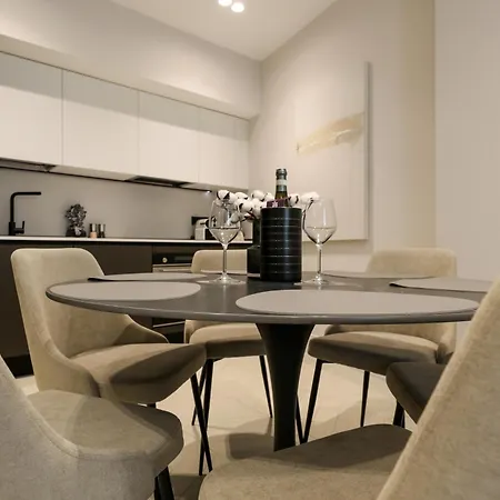 Lejlighed Spacious & Luxurious - Fully Renovated & Equipped 2br - Historical Centre Olbia