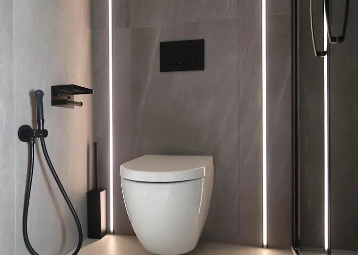 Апартаменты Spacious & Luxurious - Fully Renovated & Equipped 2br - Historical Centre