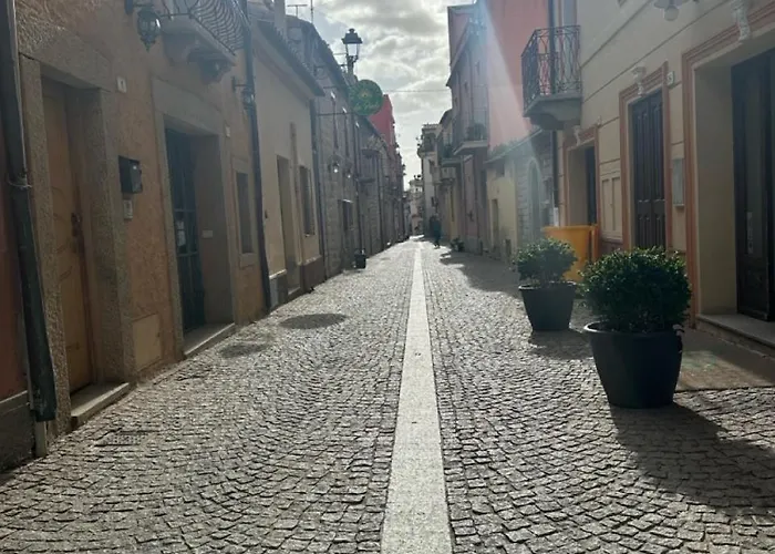 Spacious & Luxurious - Fully Renovated & Equipped 2br - Historical Centre