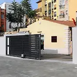 Azulis Tigellio 2 - Spacious & Renovated 2br, Old Town *