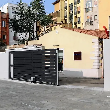 Spacious & Luxurious - Fully Renovated & Equipped 2br - Historical Centre *