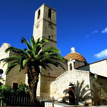 Apartment Azulis Tigellio 2 - Spacious & Renovated 2br, Old Town Olbia