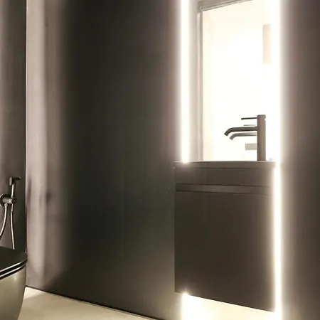 Spacious & Luxurious - Fully Renovated & Equipped 2br - Historical Centre Apartman