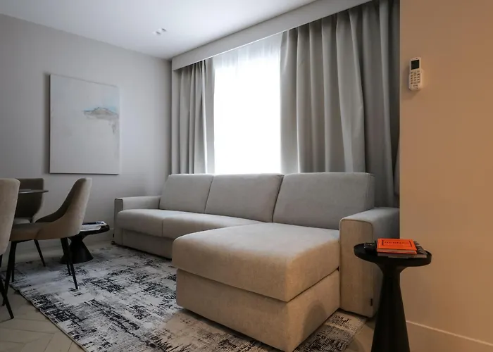 Spacious & Luxurious - Fully Renovated & Equipped 2br - Historical Centre Apartment Olbia