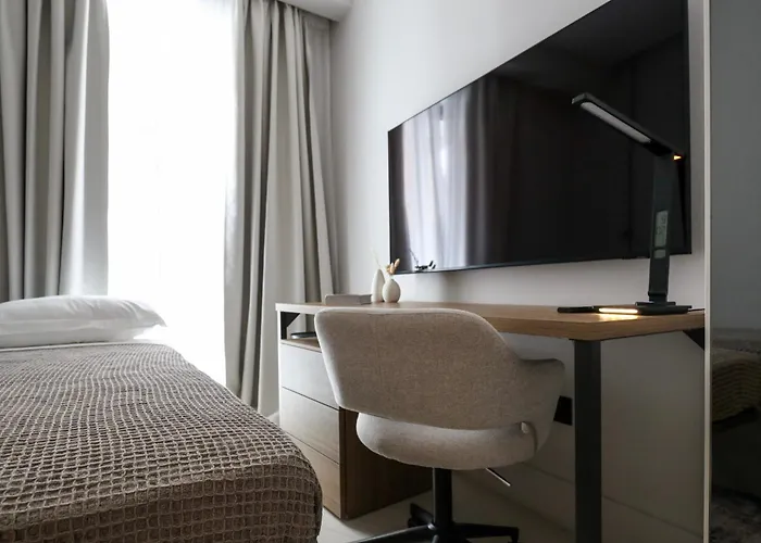 Apartment Spacious & Luxurious - Fully Renovated & Equipped 2br - Historical Centre *