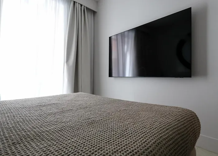 Spacious & Luxurious - Fully Renovated & Equipped 2br - Historical Centre Apartment Olbia